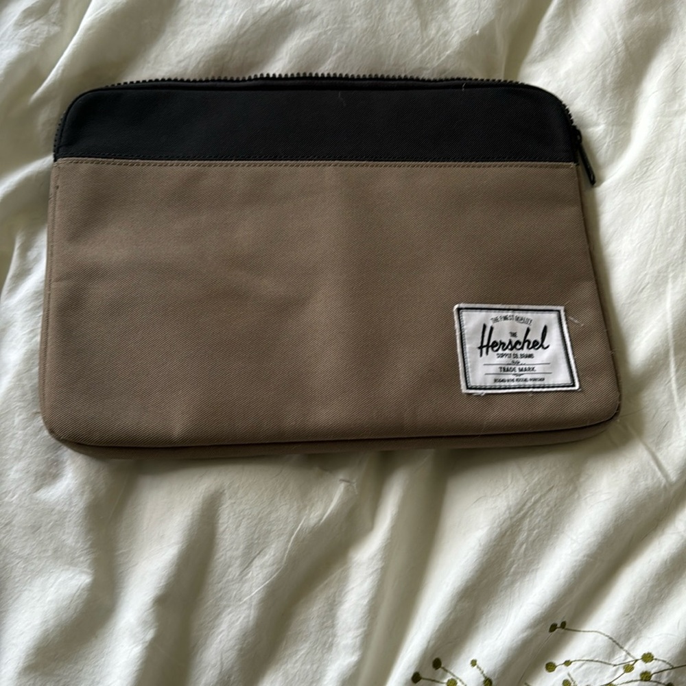 Herschel Supply Company laptop sleeve